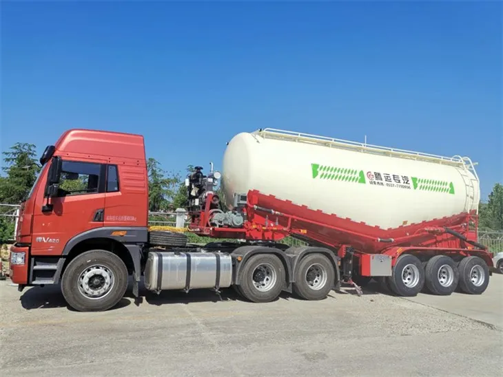 Powder Material Transport Truck