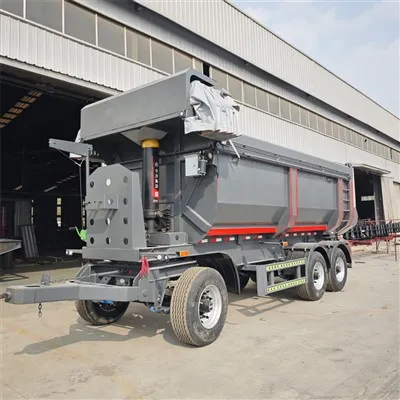 Camion-benne à retournement arrière