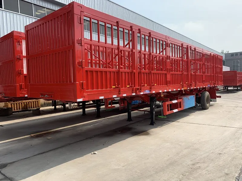 Semi-remorque à grille d'entrepôt